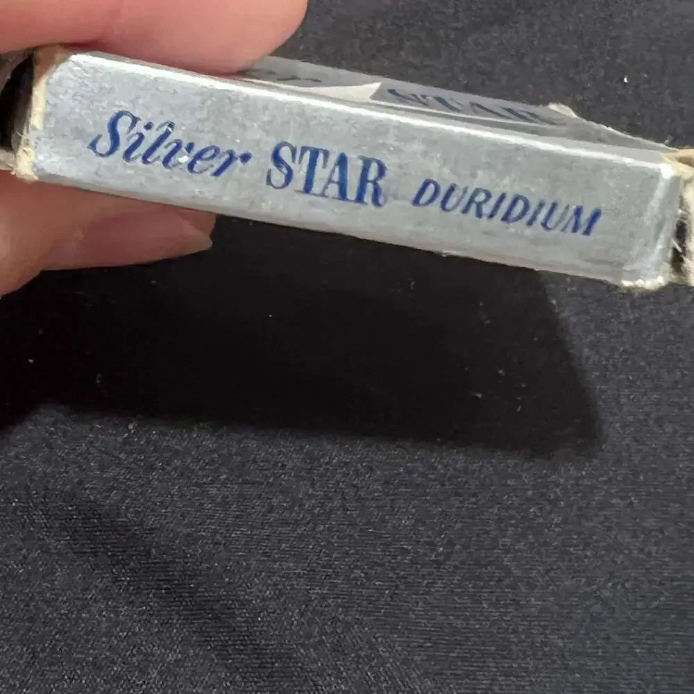 Vintage Double Edge Safety Razor with Silver Star Blades